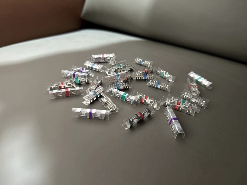 Picabond style telecom crimp connectors